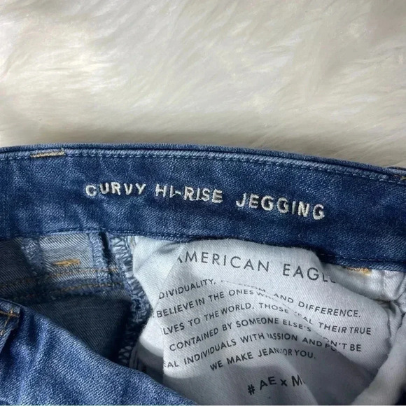 American Eagle Outfitters Blue Distressed Jeans - Picture 4 of 8